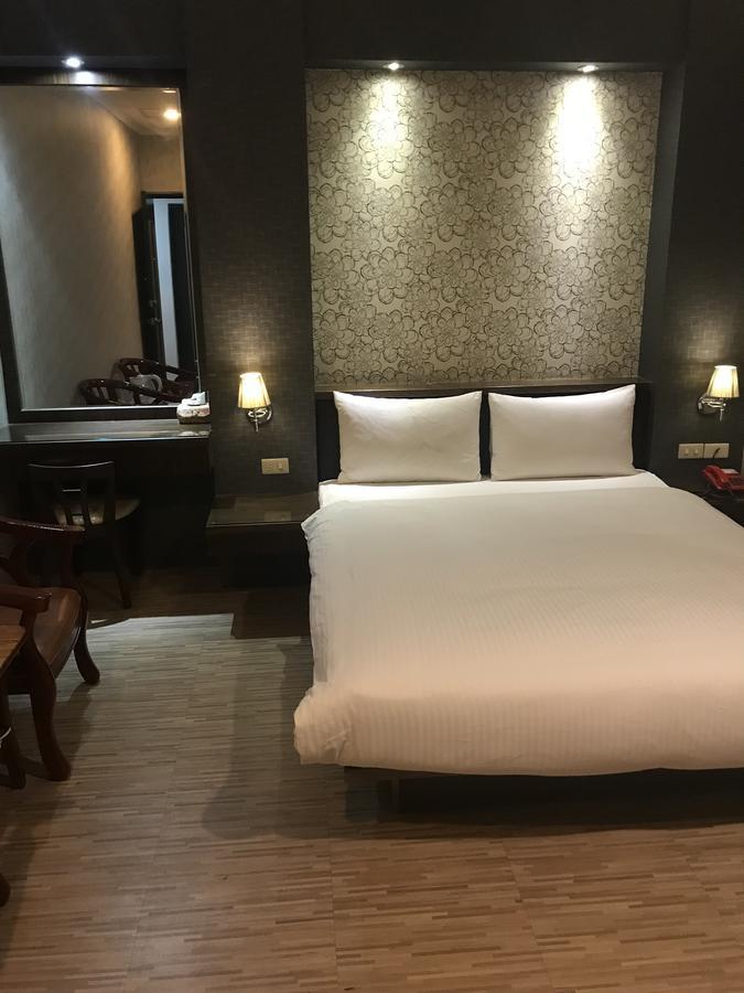 Baseball Hotel Kota Hsinchu Bagian luar foto
