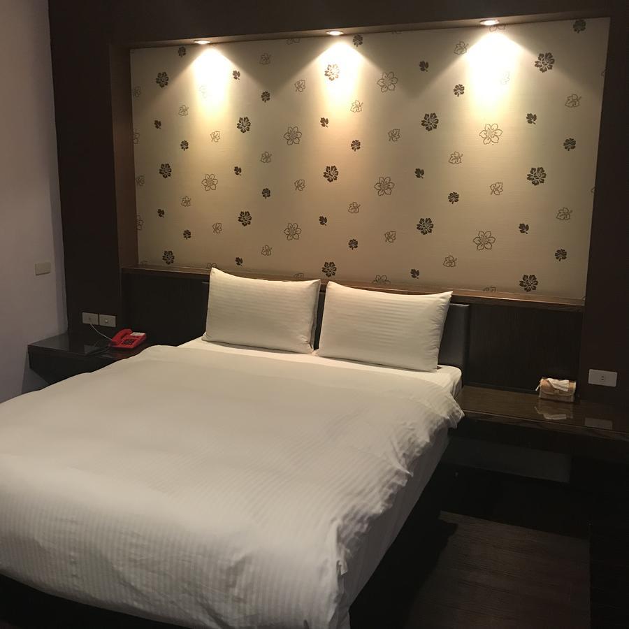 Baseball Hotel Kota Hsinchu Bagian luar foto