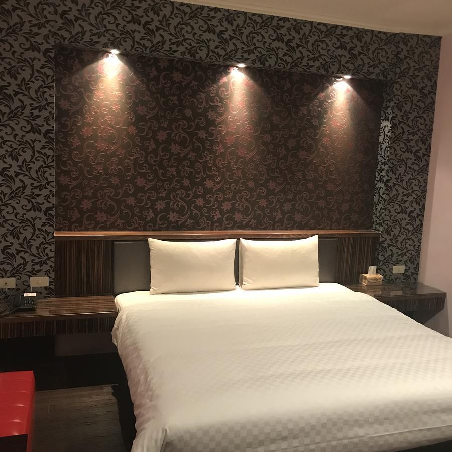 Baseball Hotel Kota Hsinchu Bagian luar foto